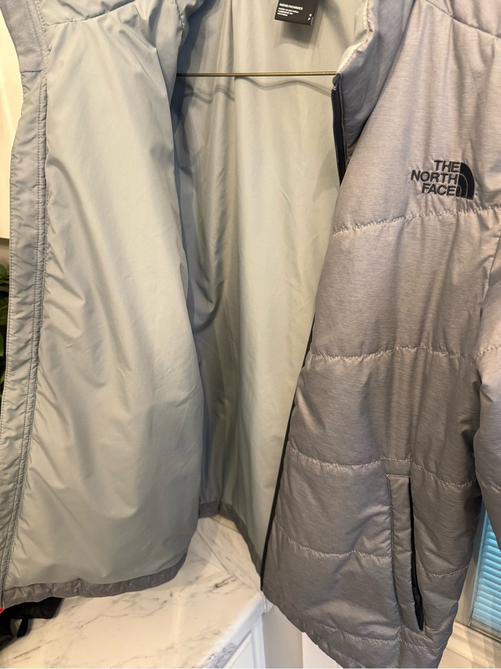 The North Face Men's Silver Gray Insulated Puffer Jacket - Picture 6 of 10